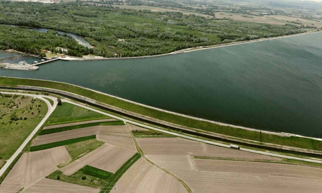 HOF-Amazon-of-Europe-Gefahr-4